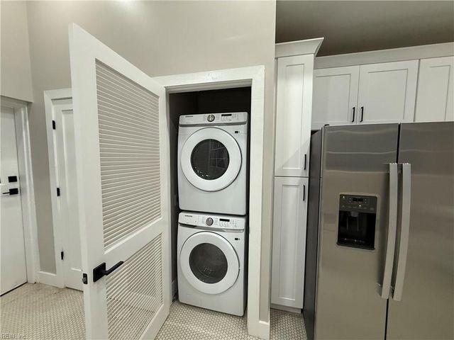 332 34th St Apt 209, Newport News, VA 23607