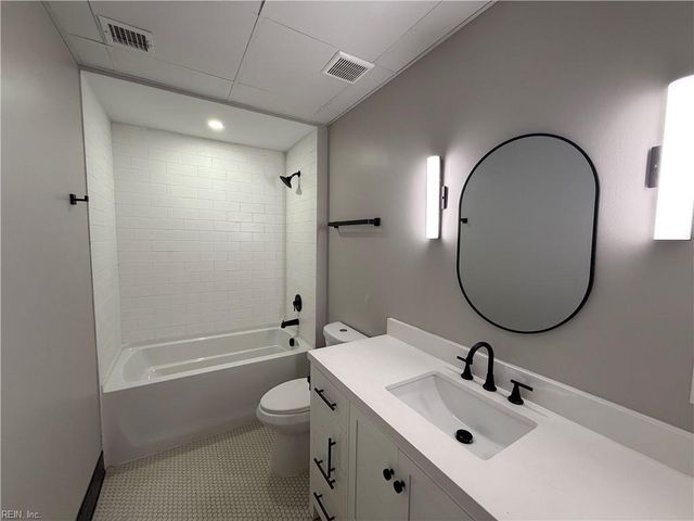 332 34th St Apt 209, Newport News, VA 23607