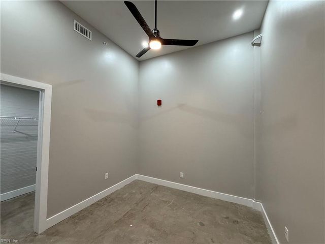 332 34th St Apt 209, Newport News, VA 23607