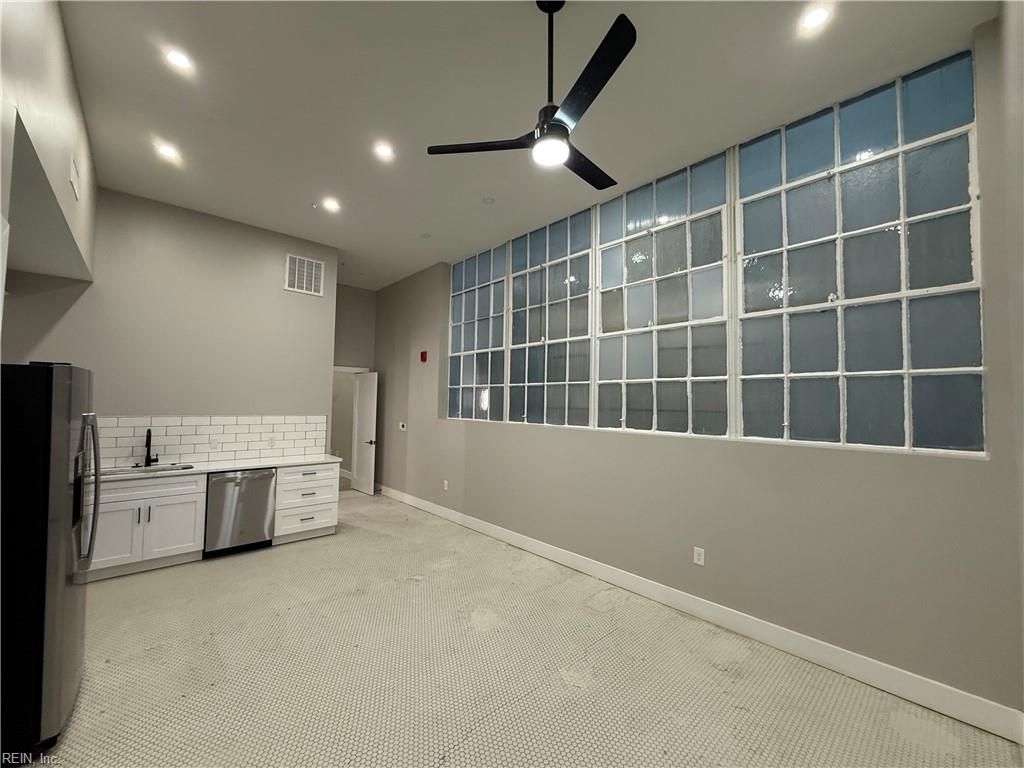 332 34th St Apt 209, Newport News, VA 23607