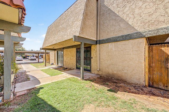 6060 W GOLDEN Lane, Glendale, AZ 85302