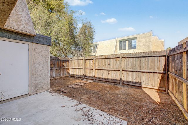 6060 W GOLDEN Lane, Glendale, AZ 85302