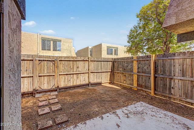 6060 W GOLDEN Lane, Glendale, AZ 85302