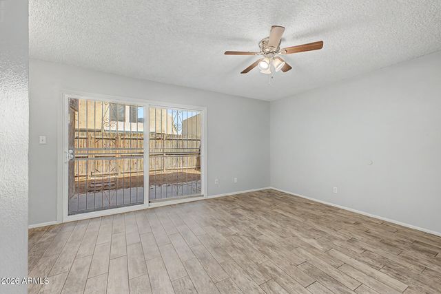 6060 W GOLDEN Lane, Glendale, AZ 85302