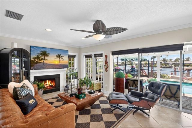3810 SE 1st PL, Cape Coral, FL 33904