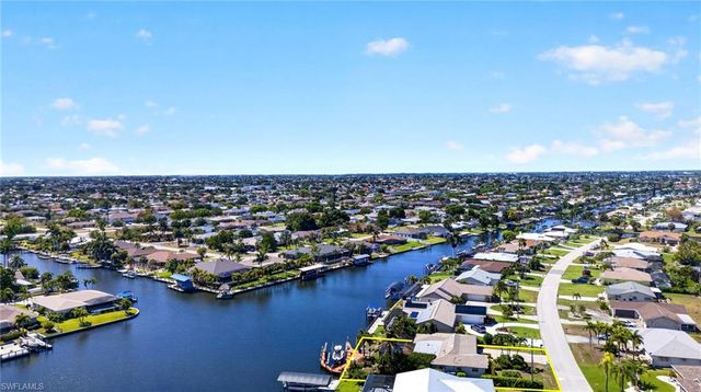 3810 SE 1st PL, Cape Coral, FL 33904