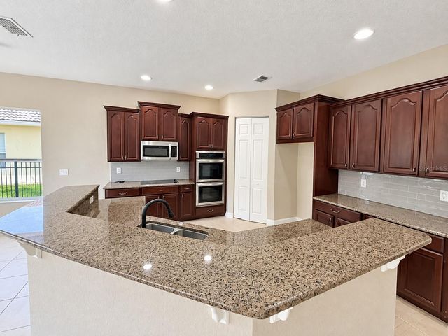 3915 SHOREVIEW DRIVE, Kissimmee, FL 34744
