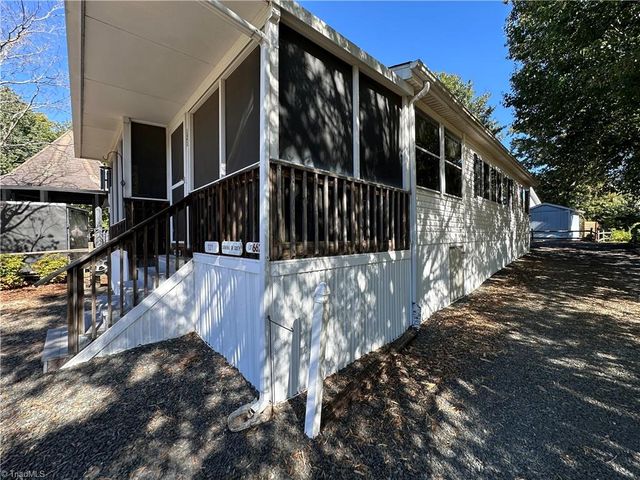 121 S Cardinal Drive, New London, NC 28127