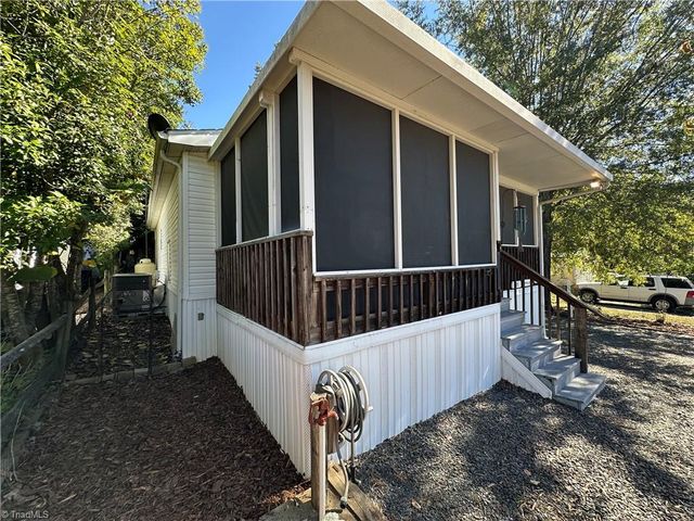 121 S Cardinal Drive, New London, NC 28127