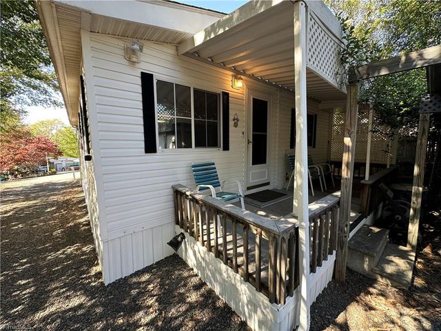 121 S Cardinal Drive, New London, NC 28127