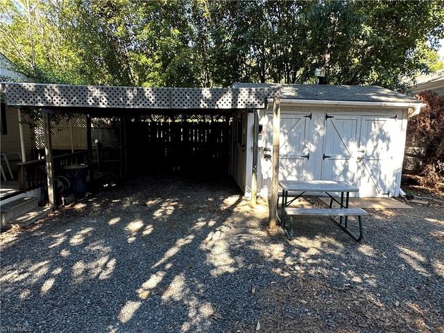 121 S Cardinal Drive, New London, NC 28127