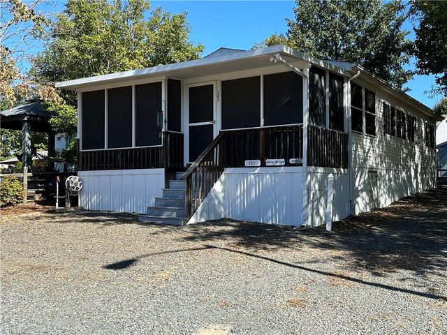 121 S Cardinal Drive, New London, NC 28127