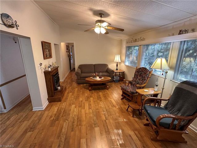 121 S Cardinal Drive, New London, NC 28127