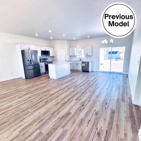 155 Mulberry Loop NE, Minot, ND 58703