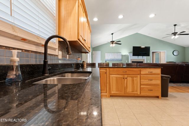 455 Carriage Drive, Crossville, TN 38555