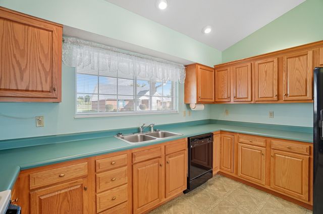 1781 Pinehurst Drive, Springfield, OH 45502