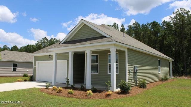 1307 Woodhouse Drive NW, Ash, NC 28420