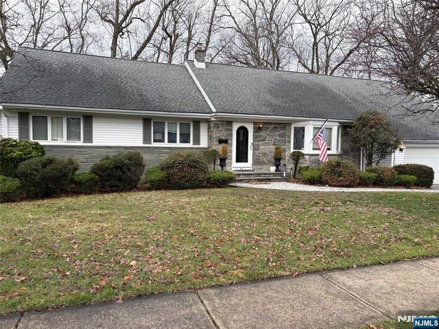 31 Congress Road, Emerson, NJ 07630