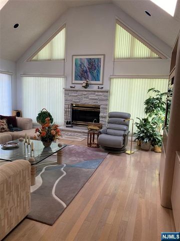 31 Congress Road, Emerson, NJ 07630