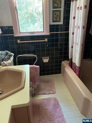 31 Congress Road, Emerson, NJ 07630