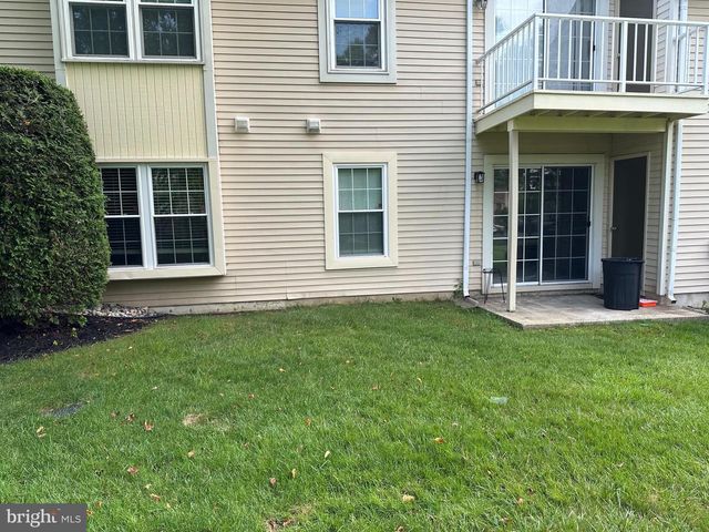 882A SCOTSWOOD CT, Mount Laurel, NJ 08054