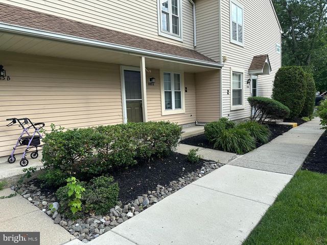 882A SCOTSWOOD CT, Mount Laurel, NJ 08054