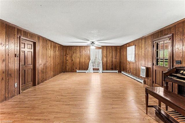 1040 Beechwood Road, King, NC 27021