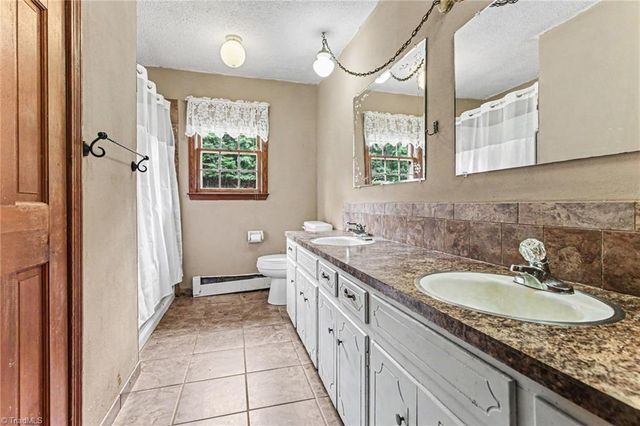 1040 Beechwood Road, King, NC 27021