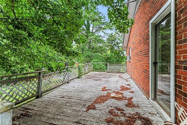 1040 Beechwood Road, King, NC 27021