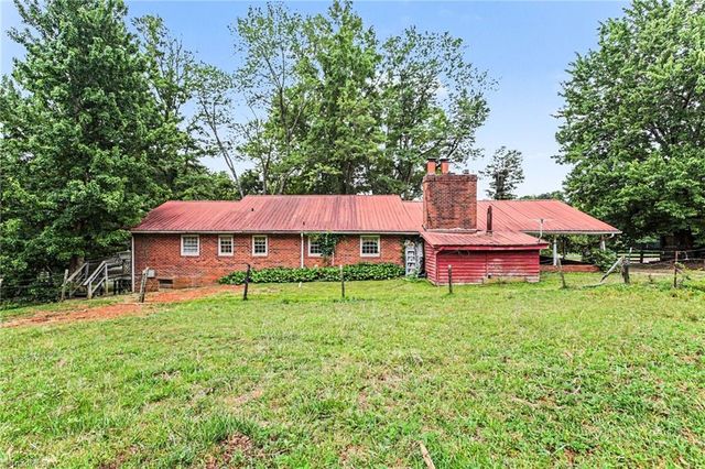 1040 Beechwood Road, King, NC 27021
