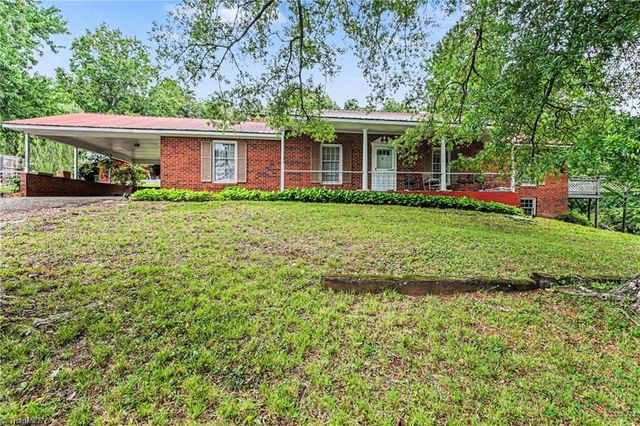 1040 Beechwood Road, King, NC 27021