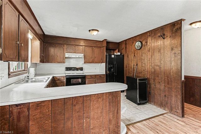 1040 Beechwood Road, King, NC 27021