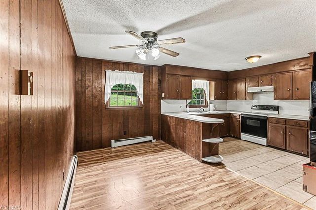 1040 Beechwood Road, King, NC 27021