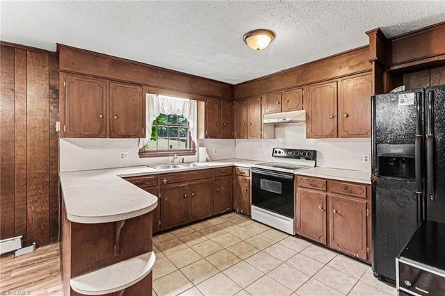 1040 Beechwood Road, King, NC 27021