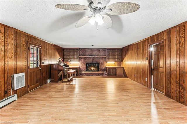 1040 Beechwood Road, King, NC 27021