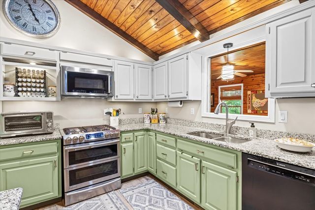 6400 Bakerville Rd, Waverly, TN 37185