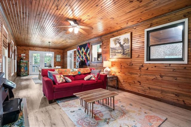 6400 Bakerville Rd, Waverly, TN 37185