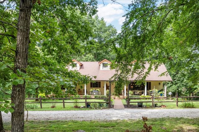 6400 Bakerville Rd, Waverly, TN 37185
