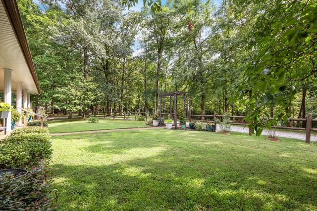 6400 Bakerville Rd, Waverly, TN 37185