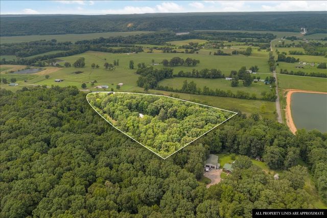 6400 Bakerville Rd, Waverly, TN 37185