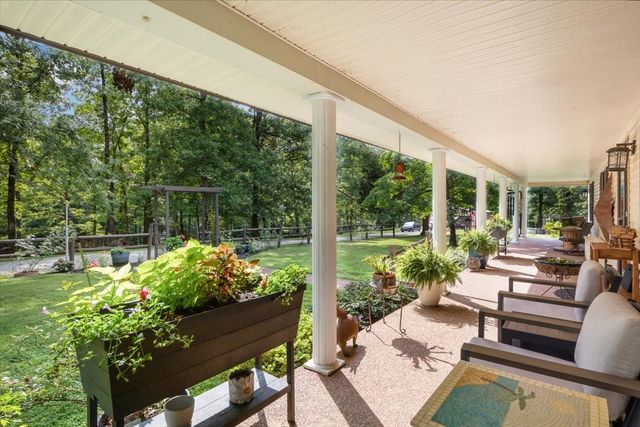 6400 Bakerville Rd, Waverly, TN 37185