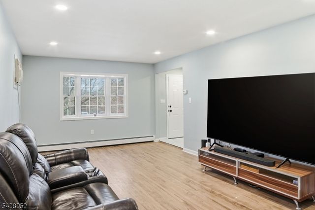 153 Smallwood Ave, Belleville Twp., NJ 07109