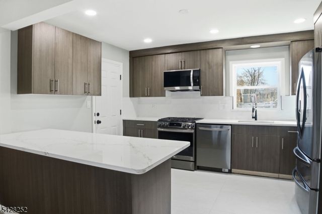 153 Smallwood Ave, Belleville Twp., NJ 07109