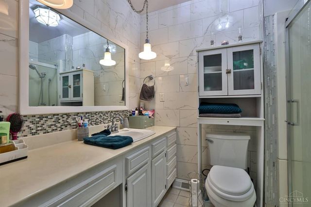 12800 Akes Road, Moores Hill, IN 47032