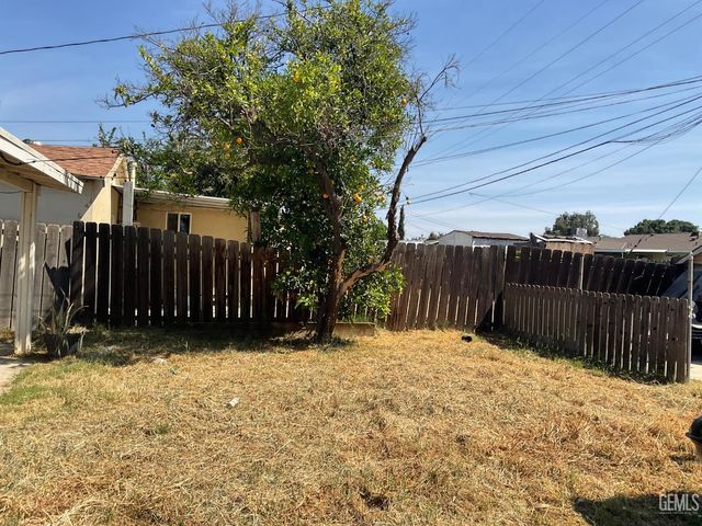 2603 Cleveland Way, Bakersfield, CA 93304