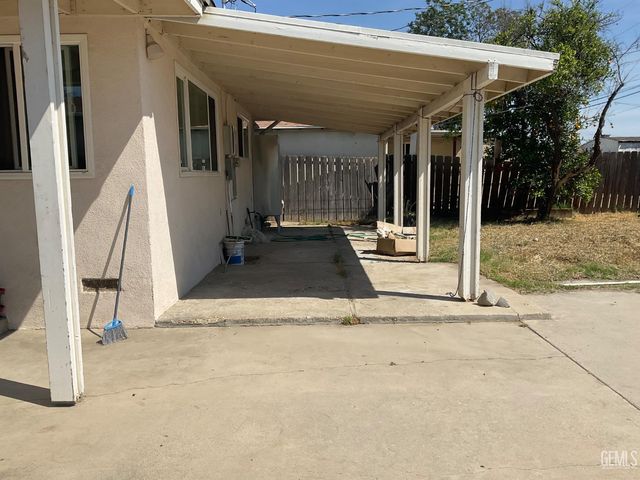 2603 Cleveland Way, Bakersfield, CA 93304