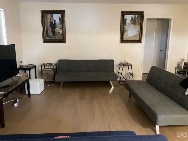 2603 Cleveland Way, Bakersfield, CA 93304