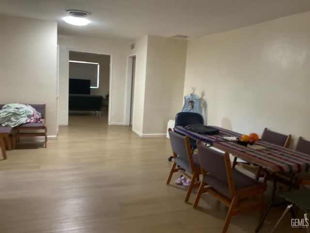 2603 Cleveland Way, Bakersfield, CA 93304