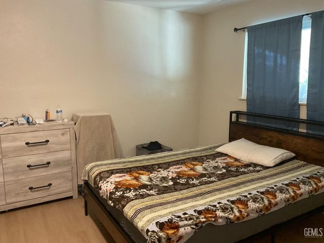 2603 Cleveland Way, Bakersfield, CA 93304