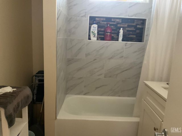 2603 Cleveland Way, Bakersfield, CA 93304